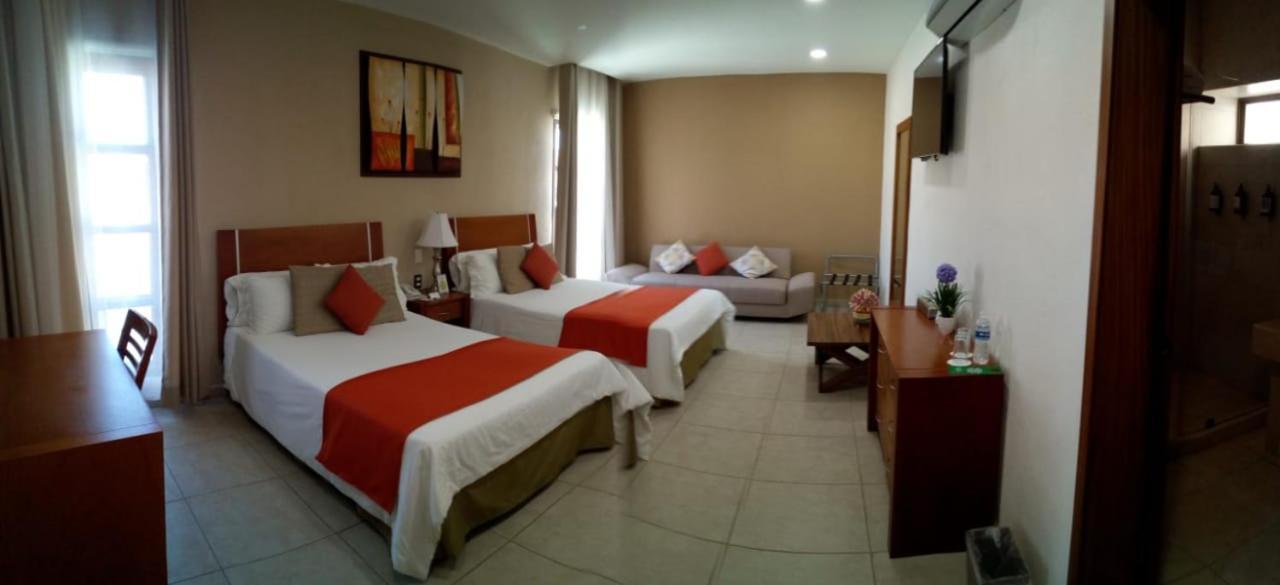 Hotel Victoria Lagos de Moreno Exterior photo